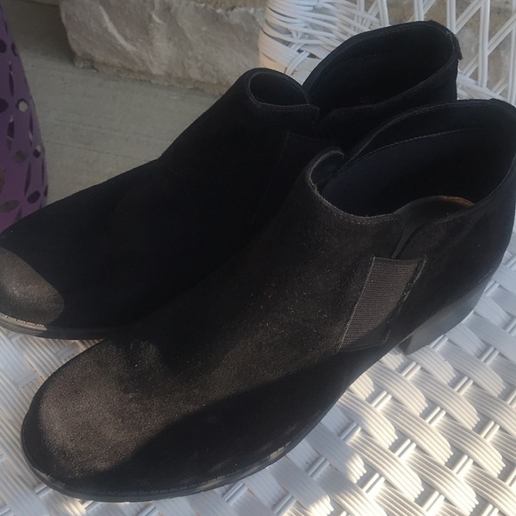 Anne Klein booties like new !! Very cute for fall and winter with jeans - Picture 3 of 5